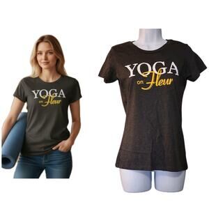 District Made Womens Yoga Graphic Tee Size S Gray Short Sleeve Top
